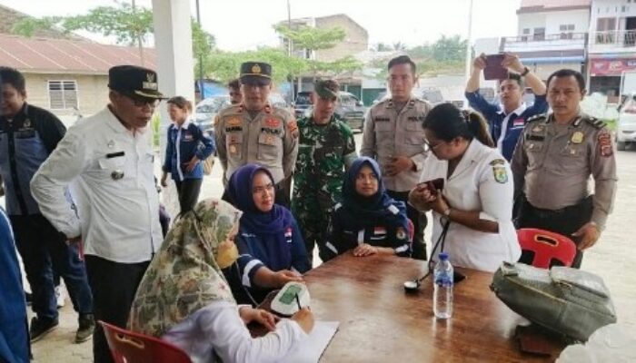 Pastikan Kesehatan, Polsek Kotarih Gelar Pemeriksaan Kesehatan Petugas PPK jelang Rapat Pleno