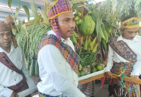 Pesan untuk Maumere untuk bupati dan wakil bupati sikka dan mengingatkan juga bahwa kepemimpinan harus berpihak kepada rakyat kecil