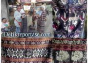 Tiga Motif Sarung Sikka, Mawarani, Rusa, dan Burung Merak Selalu Diserbu Pembeli Saat “Regang” di Pasar Alok Maumere