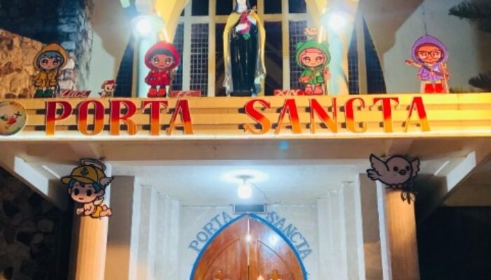 OMK Paroki Santa Theresia Kefamenanu Gelar Pembakaran Seribu Lilin untuk Menghormati Paus Fransiskus