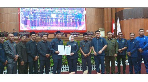 DPRD kabupaten Musi Rawas di aula utama menetapkan rekomendasi LKPJ 2024;yang terfokus pada perbaikan pelayanan publik dan penguatan ekonomi daerah