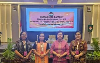 Darma persatuan wanita sekaligus dihadirinoleh ketua DWP kabupaten sikka saat hadiri musda wanita persatuan propinsi NTT