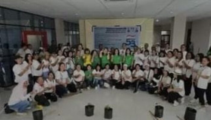 Ibu Ellen Honandar Pimpin HKG ke-53: Bagi Bibit Rica, Kampanye Literasi & Kesehatan Gratis