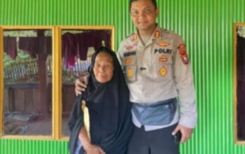 Qurban Bahagia dari Kapolres Jeneponto: Satu Sapi untuk Keluarga Stunting dan Miskin Ekstrem Kapolres jeneponto memberikan bantuan qurban bahagia yang siap bantu satu sapi untuk keluarga miskin ekstrem..