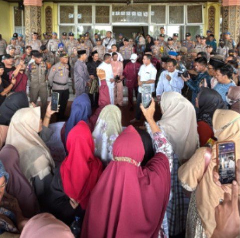 Karyawan PT sumber sawit sejahtera sampai aspirasi kepada bupati Pelalawan karena gaji tak di bayar, bpj tak di setor oleh perusahaan