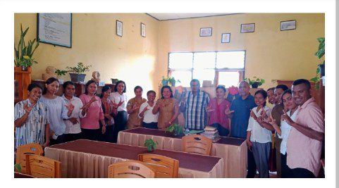 Kunjungan tim penilai saat meninjau salah satu perpustakaan di SMA negeri binino dan juga adakan lomba perpustakaan terbaik