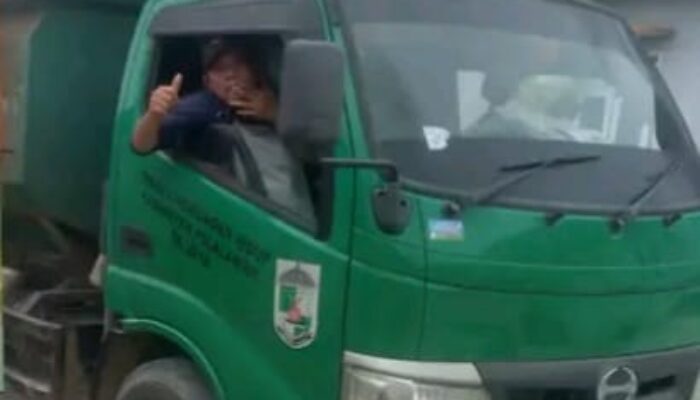 Sampah di Pelalawan: Oknum DLH Diduga Minta “Upeti”, Warga Dipaksa Angkut Sendiri!