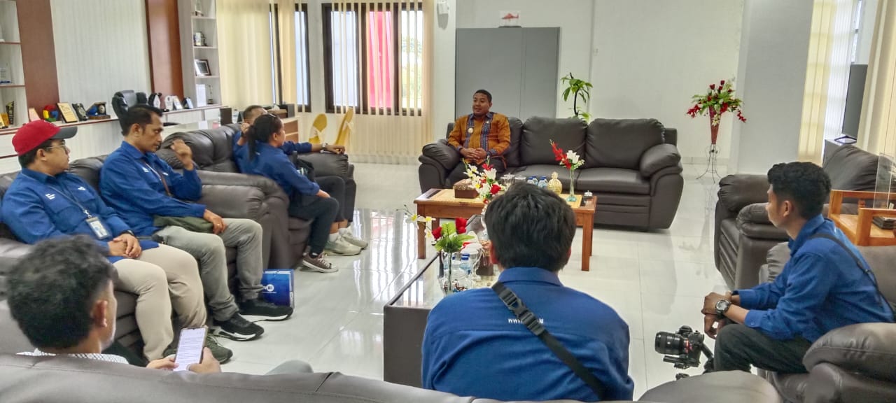 Rapat pemkab suka dengan TVRI NTT saat mempromosikan wisata nasional
