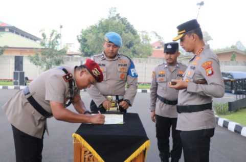 Proses tandatangan dan Sertijab pejabat polres Tangerang kota di mapolres