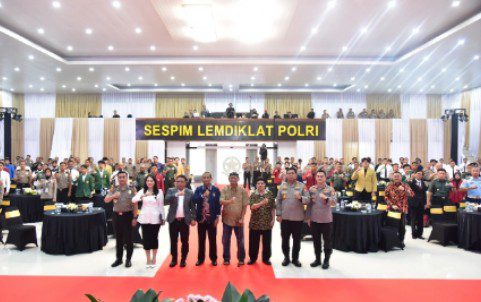Gambar suasana sespimma polri angkatan 73 di acara seminar polisi dan masyarakat