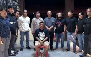 Cekcok Rumah Tangga Ganggu Kos-Kosan di Kotamobagu, Polisi Turun Tangan Pelaku cekcok rumah tangga yang ganggu kos kosan di amankan kepolisian di kotamobaku