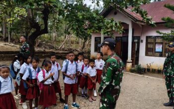 Satgas Pamtas RI-RDTL Tanamkan Wawasan Kebangsaan di SD Perbatasan TTU