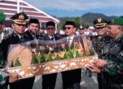 Kejutan Spektakuler! Dandim 1423/Soppeng Bawa Nasi Tumpeng Raksasa untuk Kapolres di Hari Bhayangkara ke-79