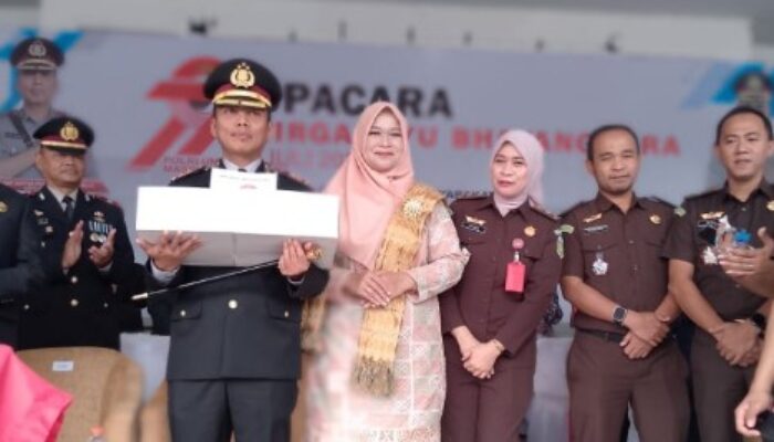 Kejutan Hangat dari Kejari Soppeng untuk Kapolres di HUT Bhayangkara ke-79