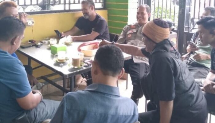 Tanpa Sekat Kapolsek Lalabata “Ngopi Bareng” ,Bersama Pengurus IWO dan Warga Jalan Kemakmuran,