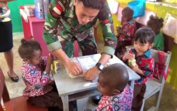 Keceriaan di Ujung Negeri, Satgas Yonif 642/Kps Laksanakan Makan Bersama Gratis Screenshot_2025_0705_134726