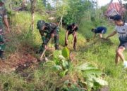 Kolaborasi Kodim 1423/Soppeng dan Kelurahan Lapajung, Gelar Karya Bakti Bersihkan Saluran Air dan Sampah