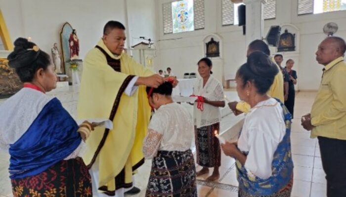 Tanda Kesetiaan dan Rahmat Ilahi: 26 Anggota Baru Terima Medali Santa Ana dan Santo Yoakim di Nangahure