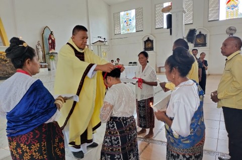 Tanda Kesetiaan dan Rahmat Ilahi: 26 Anggota Baru Terima Medali Santa Ana dan Santo Yoakim di Nangahure