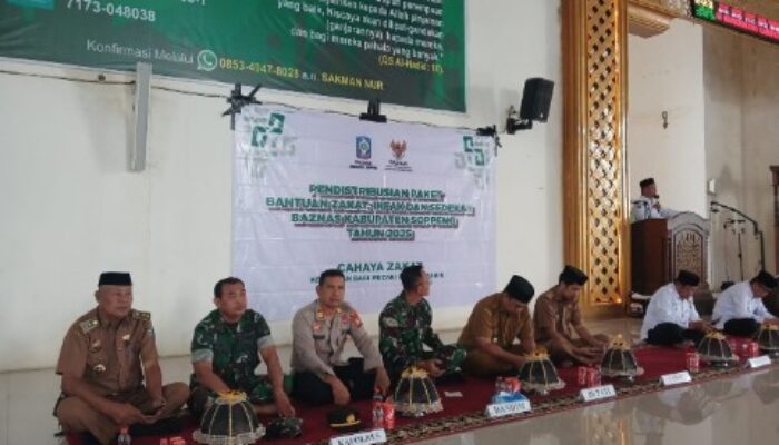 Wujud Kepedulian Sosial: Kapolsek Marioriwawo Hadiri Penyaluran Zakat BAZNAS Soppeng