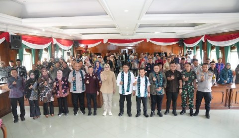 Wamen Viva Yoga: “Warga Transmigrasi Adalah Pahlawan Pembangunan”