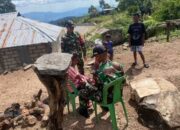 Sentuhan Kemanusiaan di Perbatasan: Satgas Pamtas Gelar Layanan Kesehatan Keliling di Dusun Oelbinose