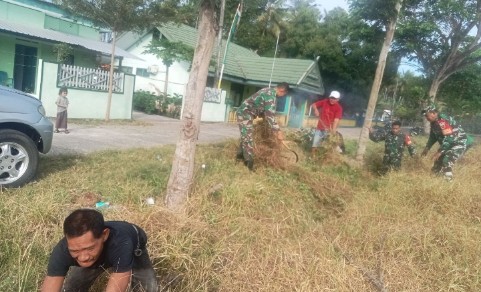 TNI dan Warga Bersinergi Jaga Lingkungan: Karya Bakti di Dusun Dareajue, Soppeng, Jadi Simbol Kepedulian Bersama