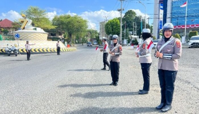 Humanis dan Penuh Semangat Nasionalisme: “Polantas Menyapa” Warnai Jalan Merdeka di Soppeng
