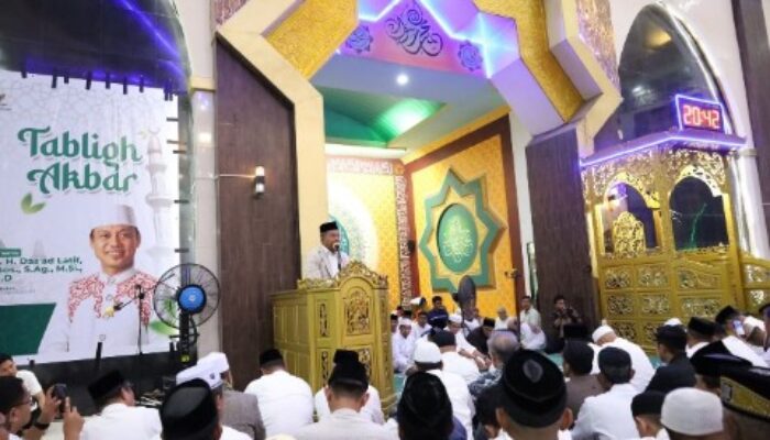 Tabligh Akbar di ICDT Bulukumba: Ustaz Das’ad Latif Hadir atas Undangan Langsung Bupati Andi Utta