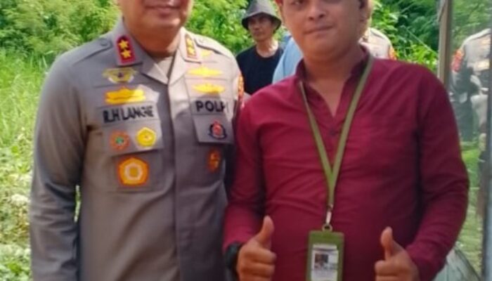 Humanis dan Dekat dengan Warga: Kapolda Sulut Royke Langie Blusukan, Santai Menikmati Kelapa Muda di Manado