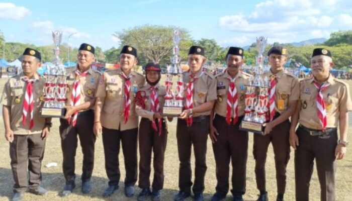 SMAN 1 Soppeng Raih Piala Bergilir Perkemahan HUT Pramuka ke-64 Kwarcab Soppeng Tingkat Penegak