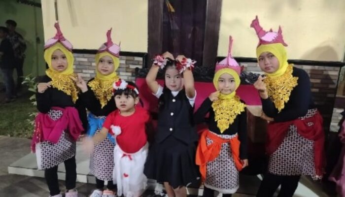 Penari Cilik Meriahkan Malam Tasyakuran HUT ke-80 RI di Karang Talun Cilacap