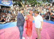 Peresean di Lombok: Wamen Viva Yoga Terkesima, Kesatria Sasak Ajarkan Keberanian dan Sportivitas