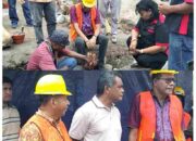 Peletakan Batu Pertama Pembangunan RKB SMPN Nubaarat, Wabup Sikka: Kontraktor Harus Jaga Kualitas