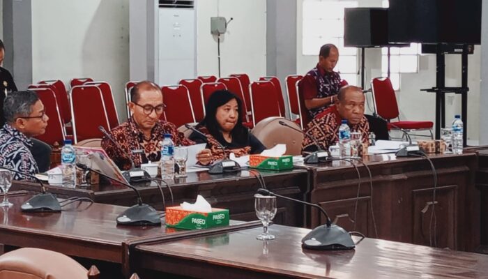Sekda Sikka Tegaskan APBD Perubahan 2025 Berpihak pada Rakyat dan Pembangunan Berkelanjutan