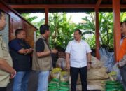 Kemendagri Salurkan 2 Ton Beras dan 100 Karton Mi Instan untuk Korban Banjir di Bali