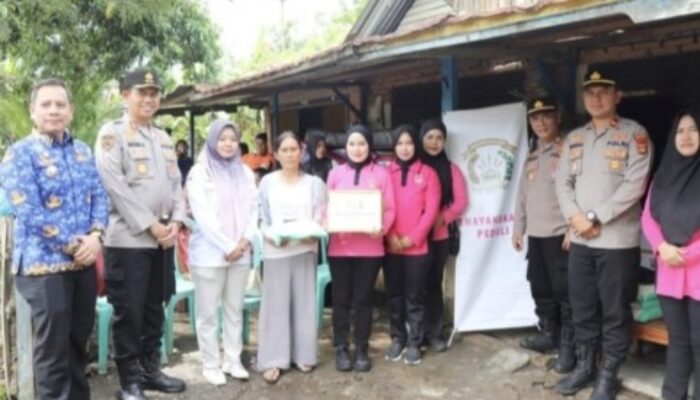 Kapolres Musi Rawas Turun Langsung Salurkan Bantuan Banjir di Desa Darma Sakti