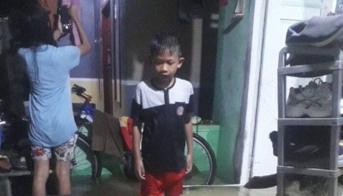 Banjir Tengah Malam di Cilacap: Warga Desa Tambakreja Panik, Air Meluap hingga Perut Orang Dewasa