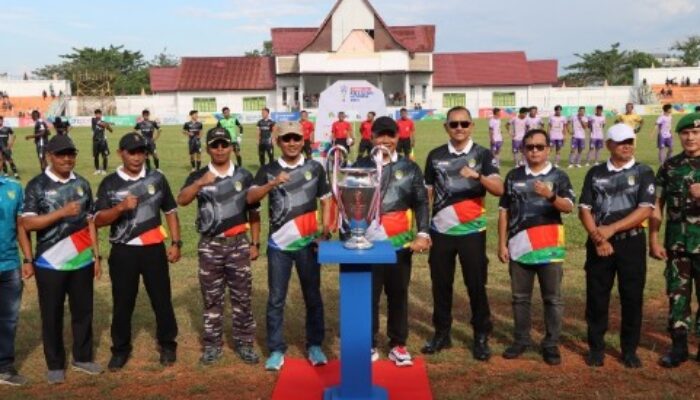 Kapolres Ketapang Hadiri Pembukaan Turnamen Sepak Bola Piala Bupati Ketapang 2025, Dorong Semangat Sportivitas dan Prestasi Daerah