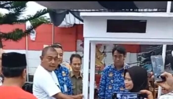 Ketua DPD PSI Kabupaten Cilacap, Edy Santoso, Berikan Bantuan Gerobak untuk UMKM Solidaritas