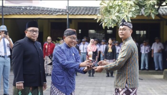 Guru SMK di Purworejo Menang Krenova Berkat Inovasi PLTMH: Berawal dari Gerobak Bakso HaTiga hingga Jadi Karya Energi Terbarukan