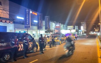 Ps Kabaglog Polres Ketapang Pimpin Patroli Dialogis, Cegah Aksi Balap Liar dan Gangguan Kamtibmas IMG-20251206-WA0002