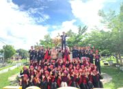 Wujud Kepedulian Lingkungan, PMR Wira SMAN 10 Jeneponto Bersihkan Taman Macanga RI Bontoramba