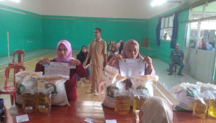 Pemerintah Desa Leles Salurkan Bantuan Pangan Untuk 181 KPM Alokasi Oktober–November 2025