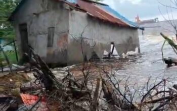 Hidup Dalam Cemas: Ombak Hampir Merobohkan Rumah, Kubus Penahan Tak Dipasang, BWS Kalbar I Harus Bertanggung Jawab Screenshot_2025_1207_144110