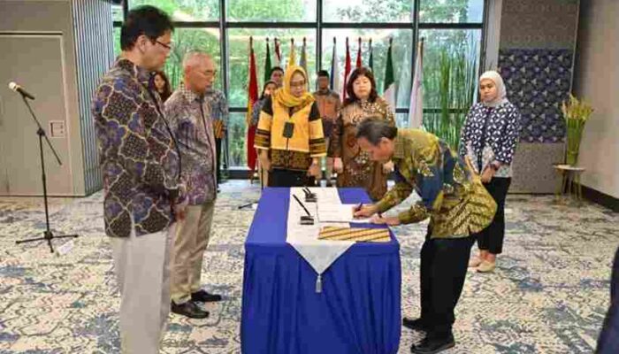 Menkeu Purbaya Lantik Sukatmo Padmosukarso Pimpin LPEI di Jakarta: Apakah Mesin Baru Pembiayaan Ekspor Nasional Mulai Digas?