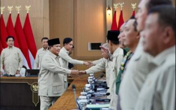 Presiden RI Pimpin Taklimat Awal Tahun di Bogor, Tetapkan Strategi 2026 untuk Kesejahteraan Rakyat, Akankah Semua Target Tercapai? Presiden Prabowo Subianto memimpin Taklimat Awal Tahun Kabinet Merah Putih di Hambalang, Bogor.