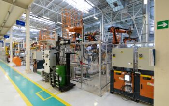 Pabrik semikonduktor dan fasilitas produksi chip yang mendukung penguatan industri otomotif dan elektronik nasional di era transformasi teknologi.