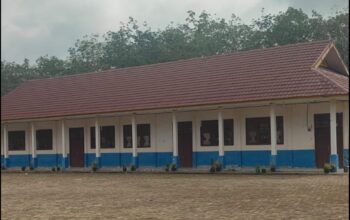 Gedung SMP kelas jauh Lubuk Keranji Timur di Kecamatan Bandar Petalangan, Pelalawan, yang ditutup menjelang tahun ajaran 2026