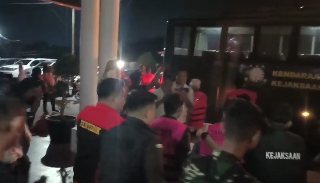 Kejari Pelalawan tahan tersangka mafia pupuk subsidi Rp34 miliar